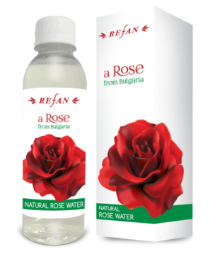 Das reine bulgarische Rosenwasser wird durch die Destillation aus den Blütenblättern der Damaszener Rose gewonnen.